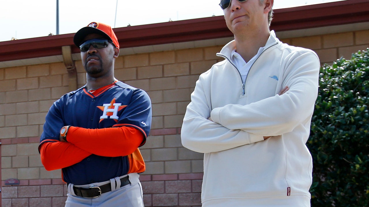 Orioles hire Elias from Astros as executive VP, GM